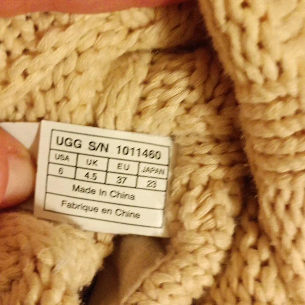 UGG Cassidee knit cuff brown suede size 6 s/n 1011460
